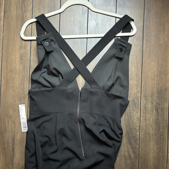 Gianni Bini Jumpsuit elegant cocktail party Romper |  Deep V | Flare leg Black - Picture 6 of 10